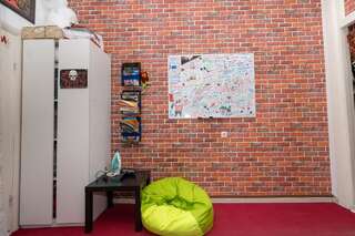 Хостелы Loft Hostel Minsk Минск Спальное место на двухъярусной кровати в общем номере для мужчин и женщин-2