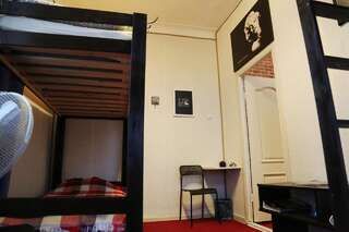 Хостелы Loft Hostel Minsk Минск Спальное место на двухъярусной кровати в общем номере для мужчин и женщин-2