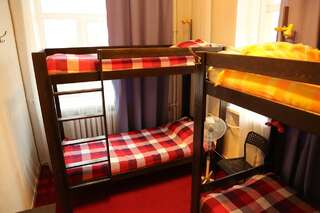 Хостелы Loft Hostel Minsk Минск Спальное место на двухъярусной кровати в общем номере для мужчин и женщин-4