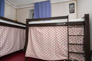 Хостелы Loft Hostel Minsk Минск Спальное место на двухъярусной кровати в общем номере для мужчин и женщин-1